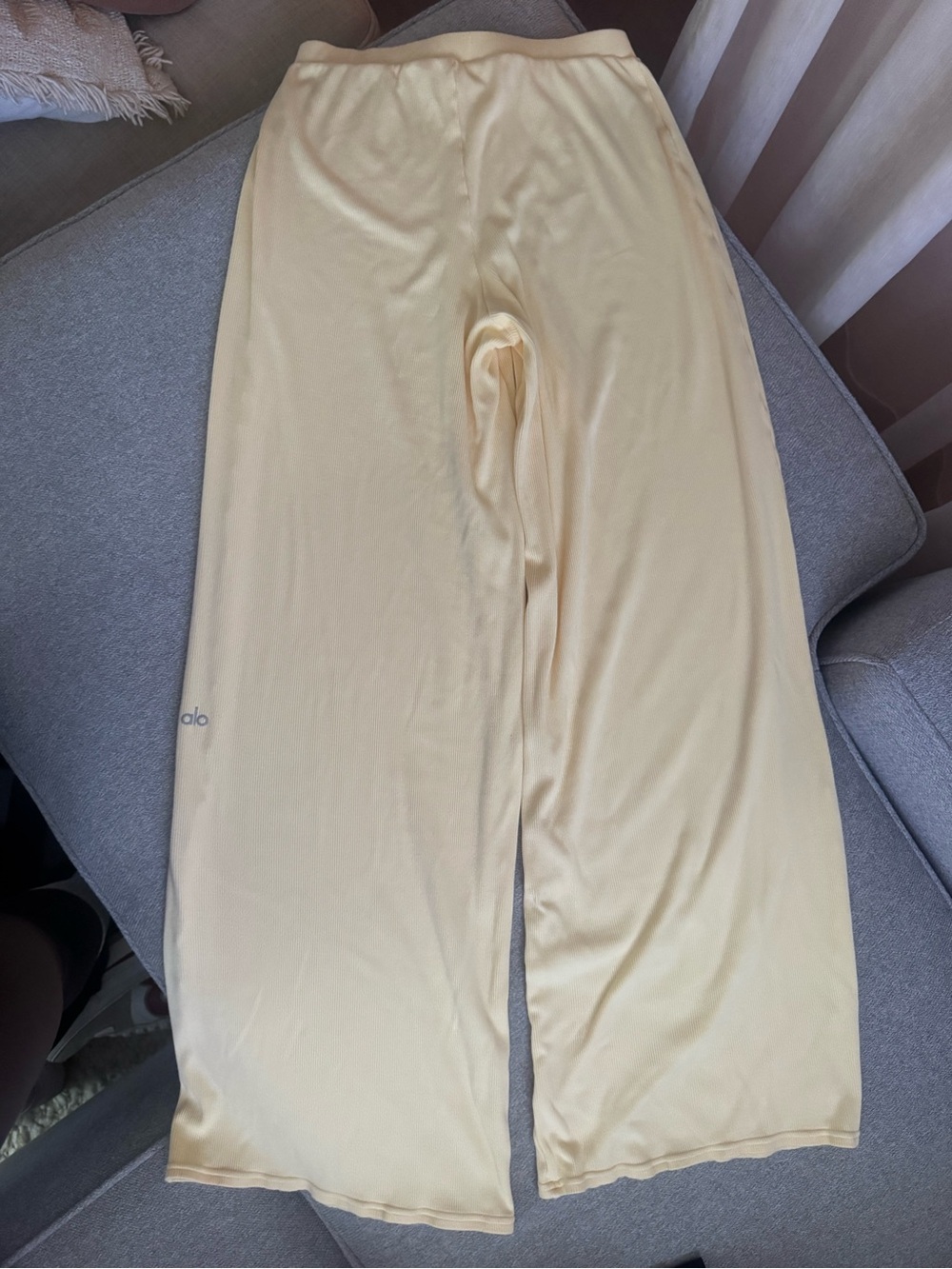 ALO Candlelight Yellow Ribbed relaxed wide leg pantsM - Picture 3 of 5